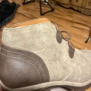 Boots, 2 1/2 inch heel
Never worn